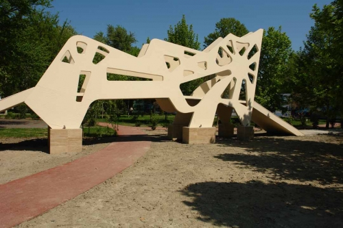 042